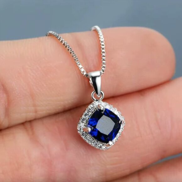 NEW 18k White Gold Cushion Cut Diamond Sapphire Necklace - Picture 1 of 2